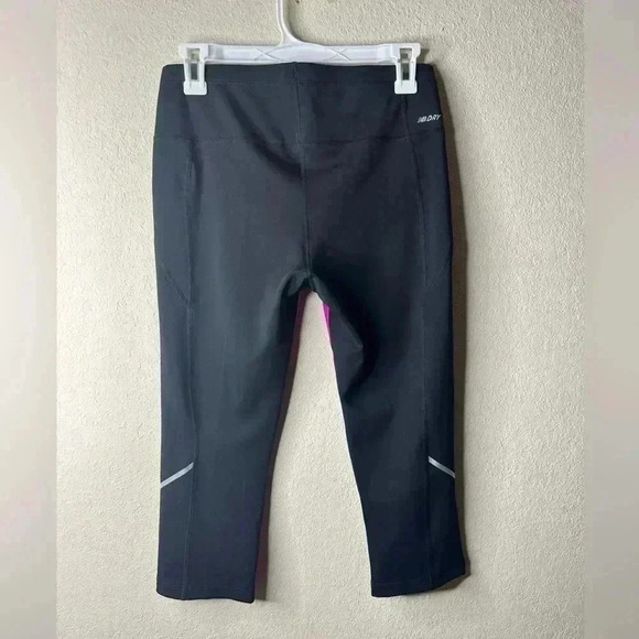 New balance accelerate cropped leggings size Medium NWT - Picture 2 of 6